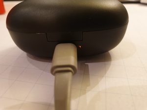 Havit i95 TWS Headset Test Ladestecker